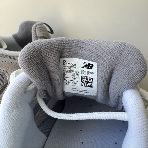 NEW BALANCE 530 IN RAINCLOUD WITH SHADOW GREY & SILVER METALLIC Sneakers size 8 - Picture 7 of 9